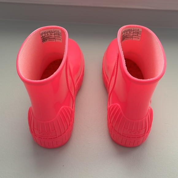 NEW! Ugg Rainboots size 9 Hot Pink - Picture 3 of 4